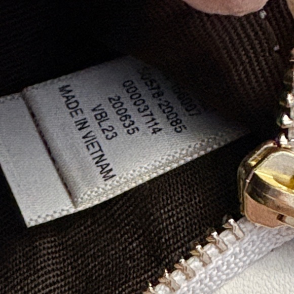 NEW Vera Bradley Black & White Leather Phone Wristlet Wallet Bloom Cottage Cream - Picture 10 of 14